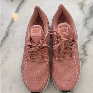 Nike Zoom Pegasus 35 Women’s Running Shoes 10.5